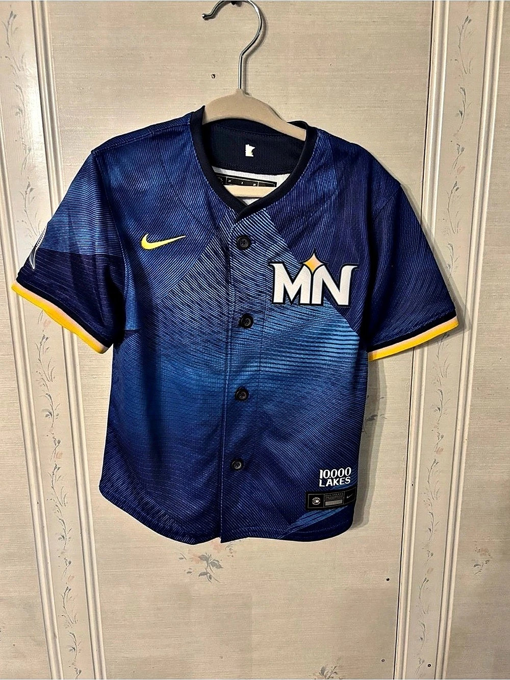 Nike Minnesota Twins 1000 Lakes Jersey Boys 2T Blue & Yellow Like New
